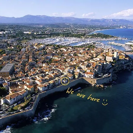 Terrasse Des Remparts